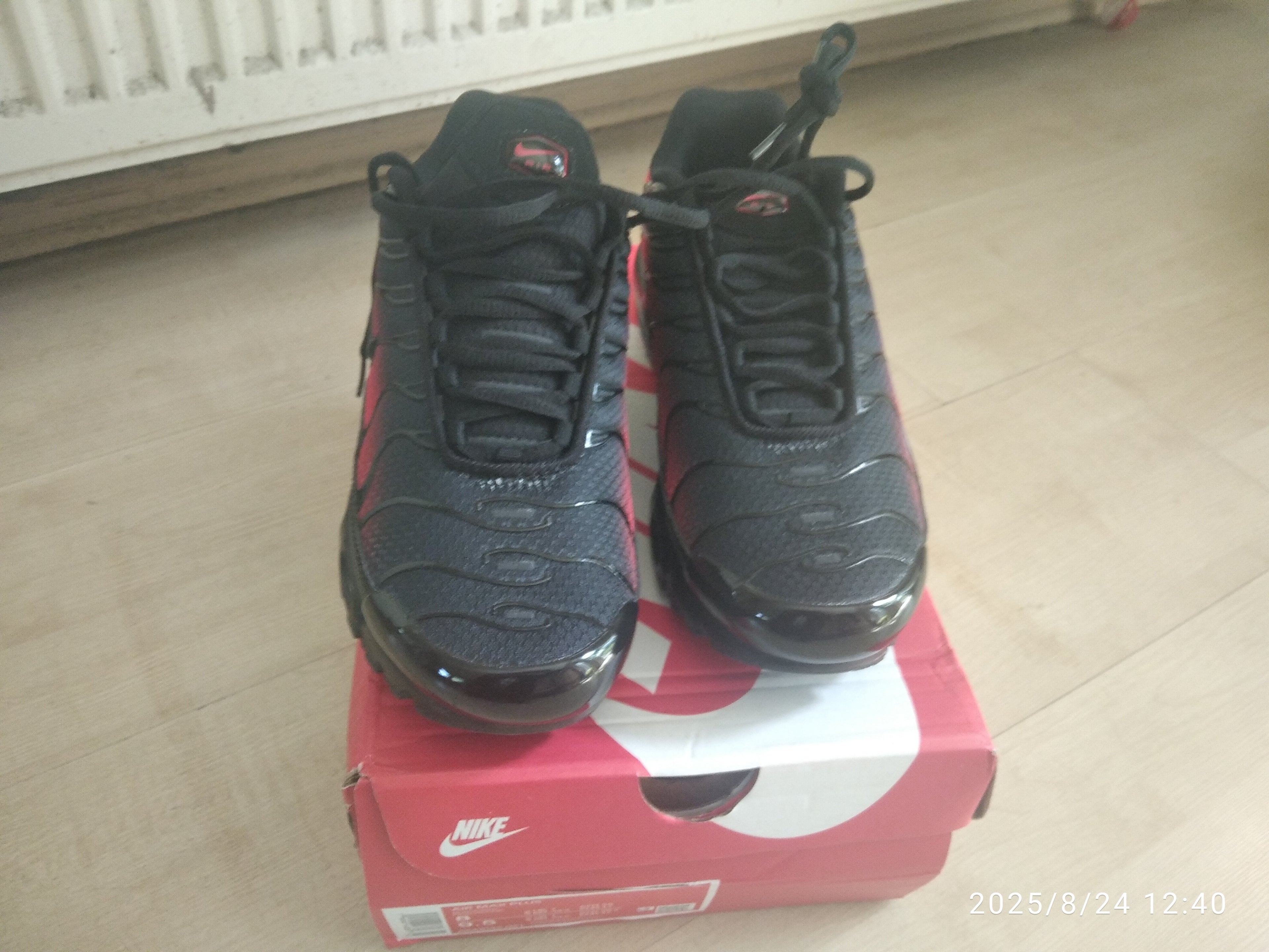 Nike Tn Black Red