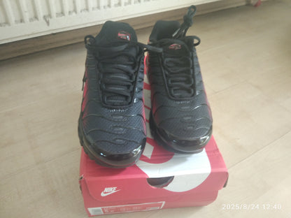 Nike Tn Black Red